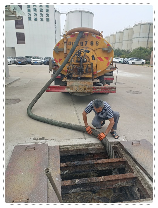 熊口管理区隔油池清掏